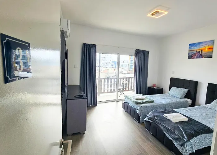 בית אירוח Downtown Rooms, 200m From Marina לרנקה