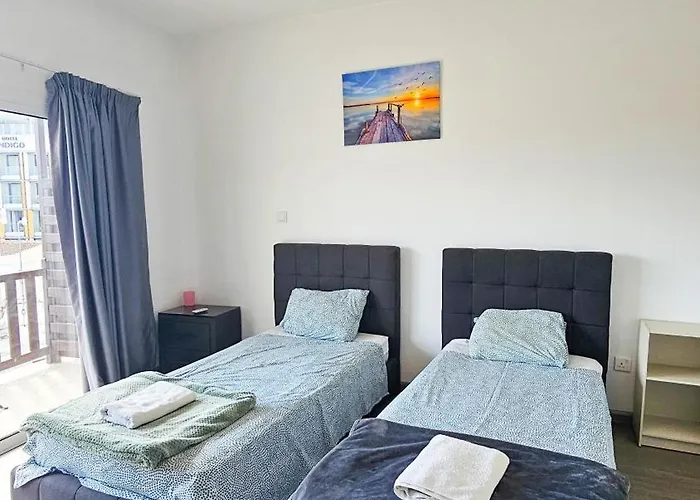 Downtown Rooms, 200m From Marina בית אירוח