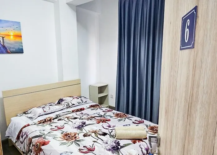 Downtown Rooms, 200m From Marina *