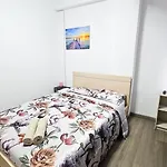 Downtown Rooms, 200m From Marina *