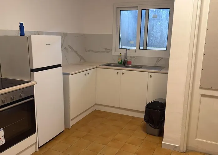 Downtown Rooms, 200m From Marina Alloggio in famiglia Larnaca