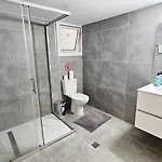 Downtown Rooms, 200m From Marina *